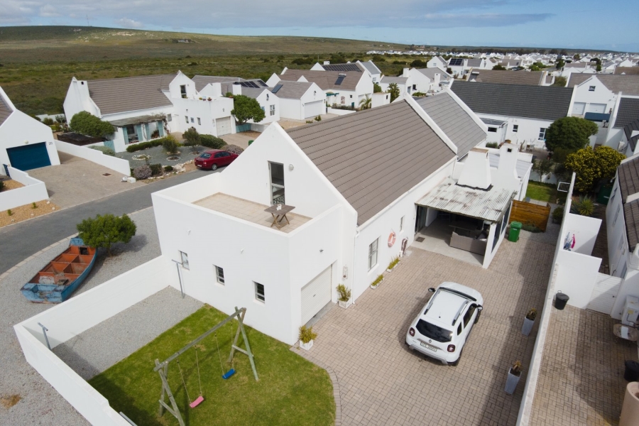 4 Bedroom Property for Sale in Golden Mile Western Cape